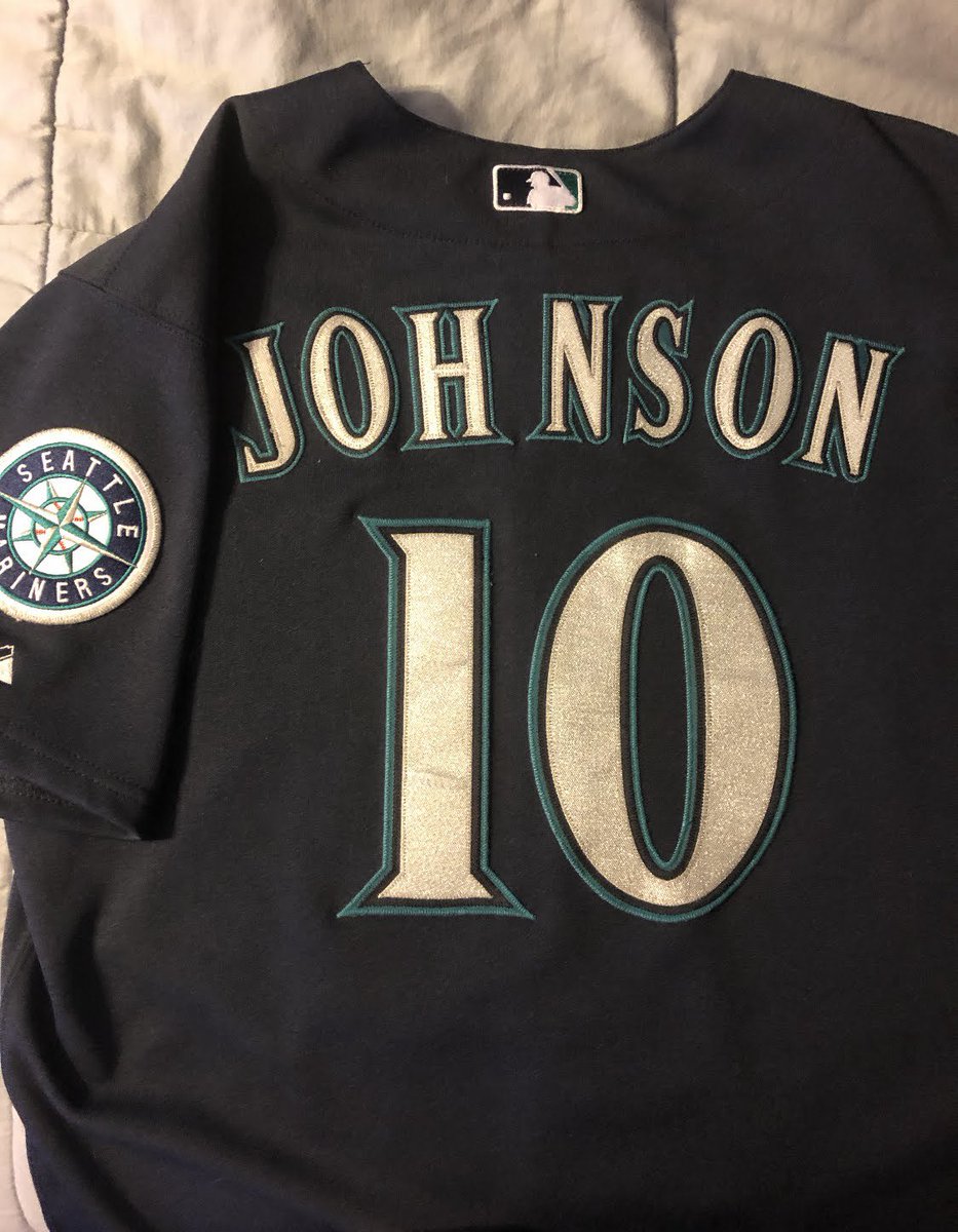 SpecialKLevy's tweet image. Congrats to @CalRaleighsDump winning the @MLB #HRDerby Of course there’s a @20Hojo connection 😉. Always a @Mets but once upon a time @Mariners ⚾️. GU & autographed 🙌🏼. #LGM #MLBAllStarGame