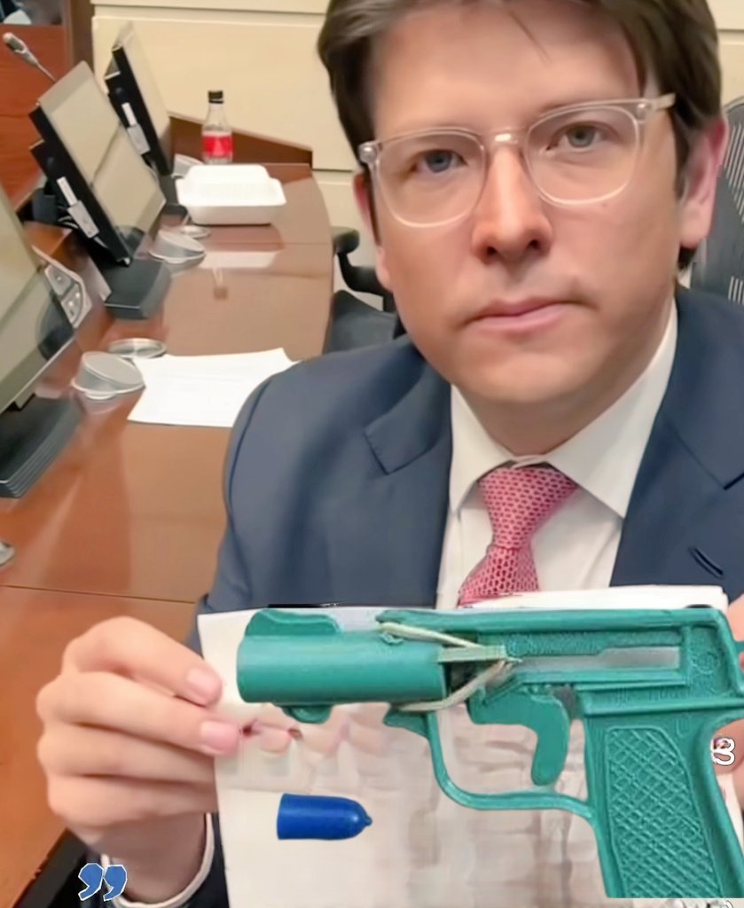 Mi cabeza se atravesó en la trayectoria del proyectil, pero me salvé porque no tengo cerebro.