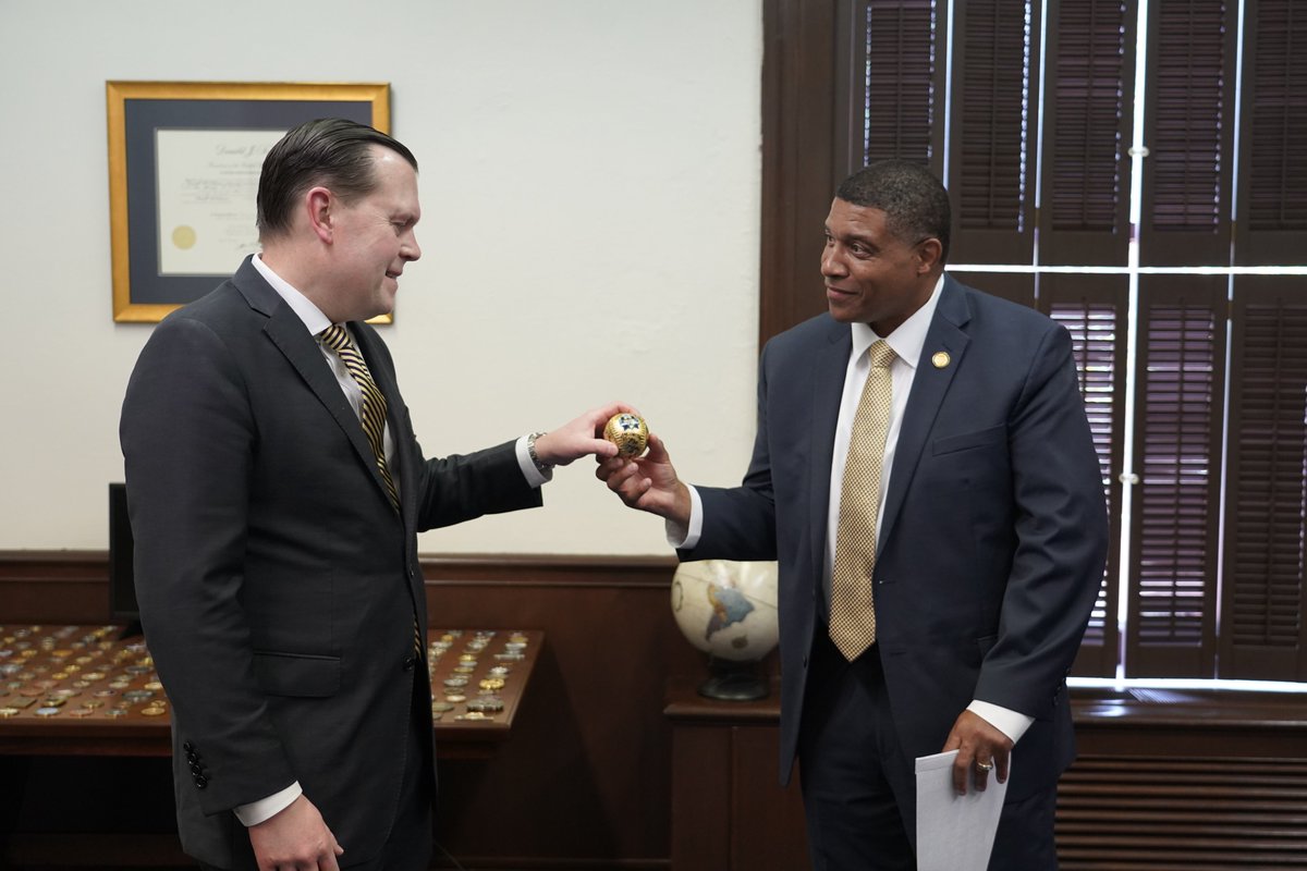 kyoag's tweet image. It was a privilege to welcome @murraystateuniv's new President @rkpatterson10 to the AG's Office in the Capitol.
We look forward to working with President Patterson. Go Racers!