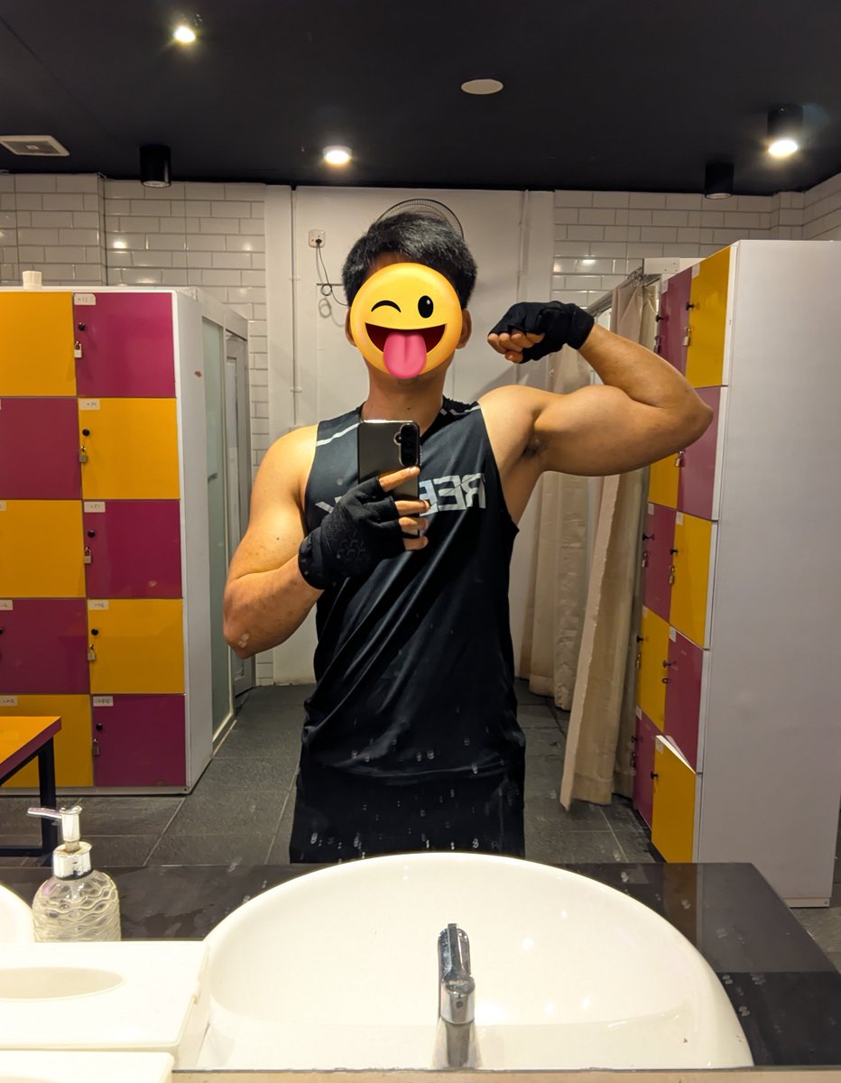 🗣 Lu jorok........(sebagian teks hilang)

🤓Lah yg berakal sehat sih pasti mawas diri pake deodorant sama parfum segambreng biar gak bau-bau banget.
.
((Itu mah lagi apes aja kali, jadi jangan disamaratakan kalo yg ngegym tanktopan/singletan + berbulu keteknya itu jorok.))
