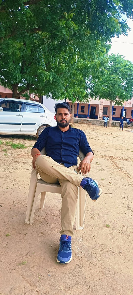 हर किसी को नहीं चढ़ता सरकारी नौकरी का शौक जिगर चाहिए होता है 👍👍

लोगों के ताने सुनने के लिए और अपनी जवानी बर्बाद करने के लिए😊😊🤭
#BB27