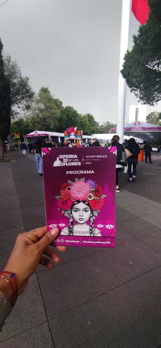 Laura_say's tweet image. Yo que ustedes me iba a dar la vuelta a  la #FeriaDeLasFlores2025 🌸 de San Ángel, definitivamente de mis eventos favoritos del año en CDMX!  Hasta el 20 de Julio @AlcaldiaAO
