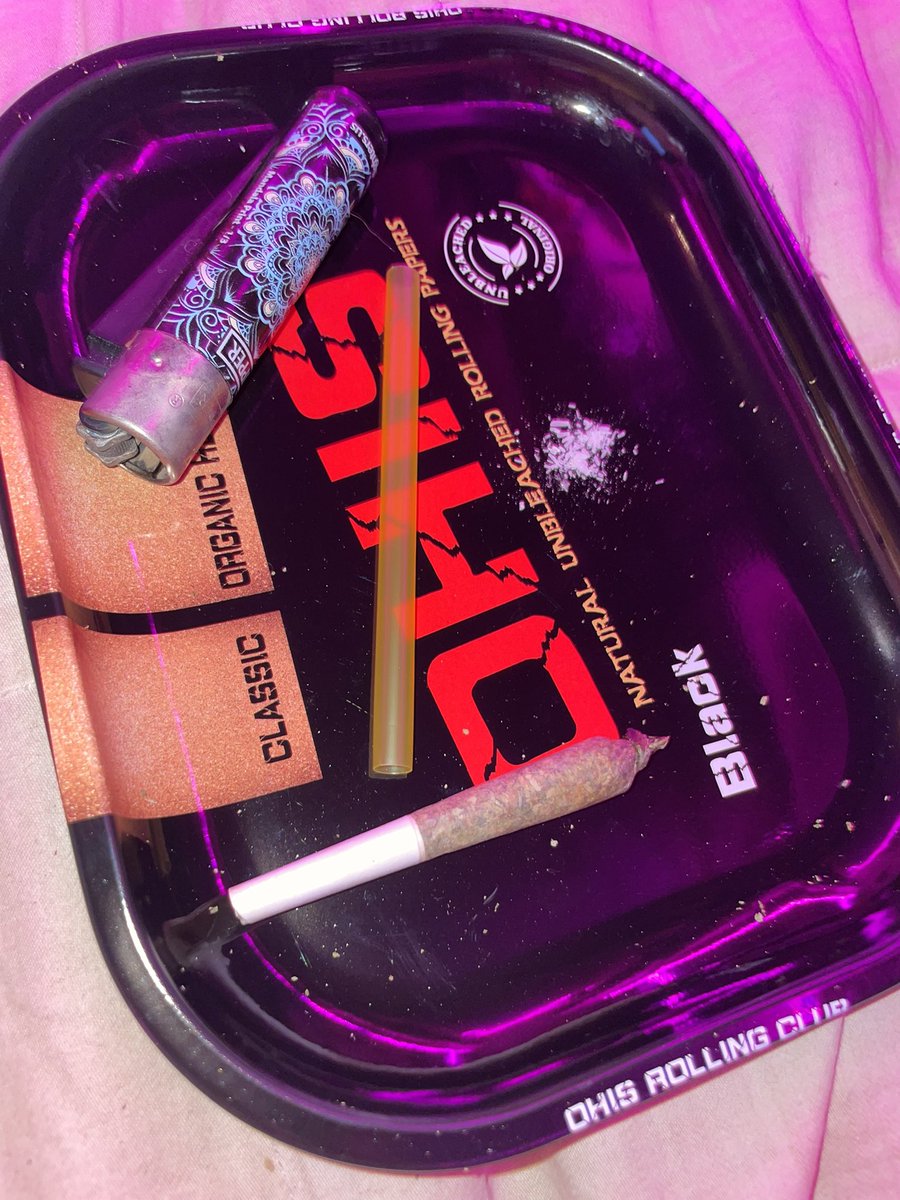 CosGrayson's tweet photo. Party night 

#drug #drugtwt #c0ke #weed https://t.co/gzeyfVxDnn
