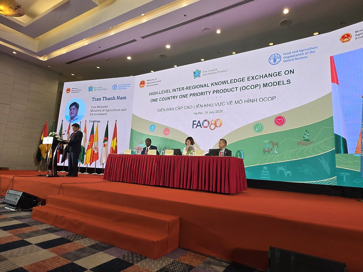 VPHaritatos's tweet image. We are in Vietnam telling the Zim story on our soya bean value chain.
Strengthening our soya value chain amongst several other value chains for Zim to truly realize its benefit, reduction in food imports, eradication of poverty, hunger, food insecurity, & malnutrition is a must!