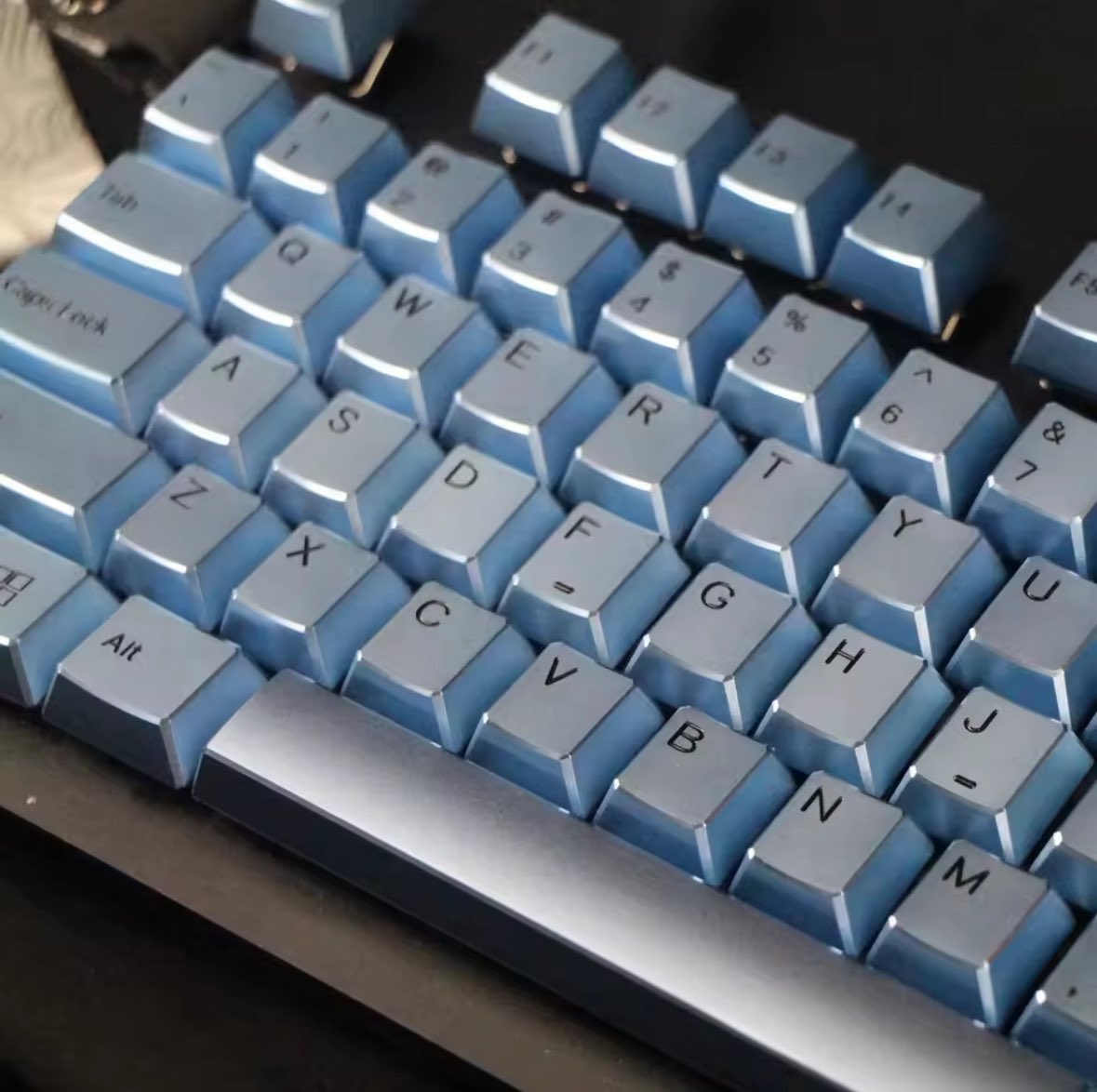 FAL_ReCODE's tweet image. HI U Mのアルミ合金キーキャップいつか買いたいな🙄