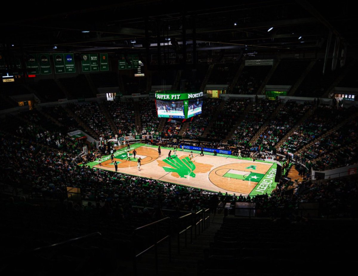 After a great conversation with Coach Robinson I am blessed to announce that I have received an offer from North Texas! 🟢🦅 #meangreen #AGTG