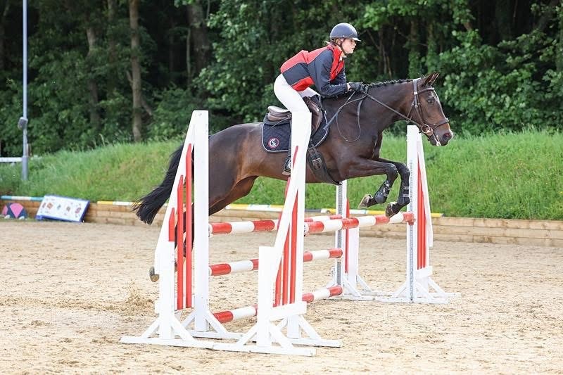 athenalearning_'s tweet image. A phenomenal day for CSIA at the inter-school show jumping event!
Red Rebels – Overall Champions
Red Barons – 2nd place team
Tack &amp;amp; Turnout: 1st &amp;amp; 2nd
Individual wins across all heights
An outstanding display of talent, teamwork, and dedication 
 #EquestrianExcellence #TeamCSIA