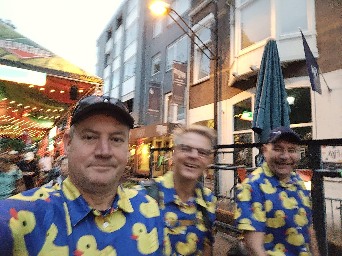 We zijn onderweg, niet in mijn eendje 🤣🤣🤣