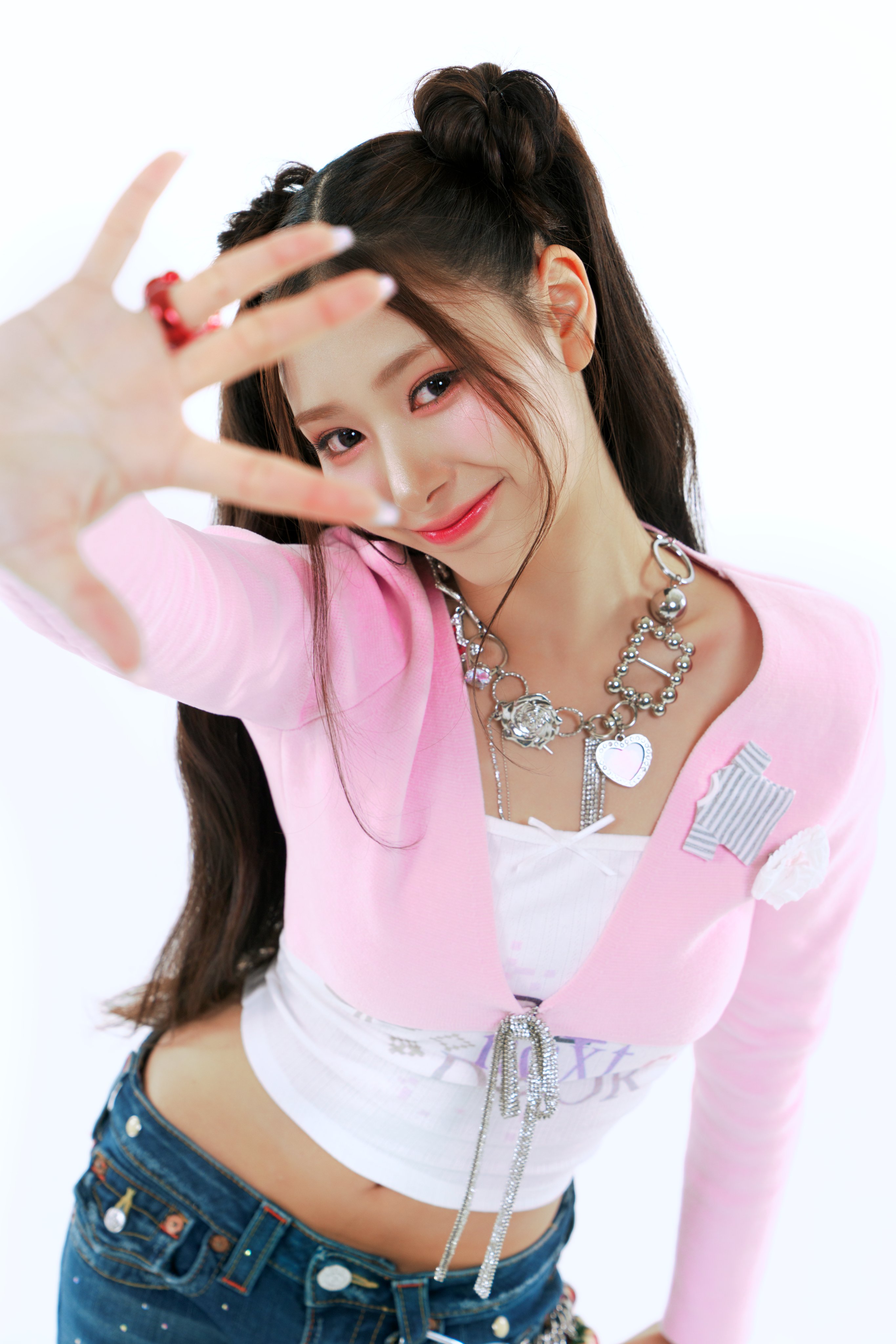 Gv3sIgSa4AATi6i?format=jpg&name=4096x4096