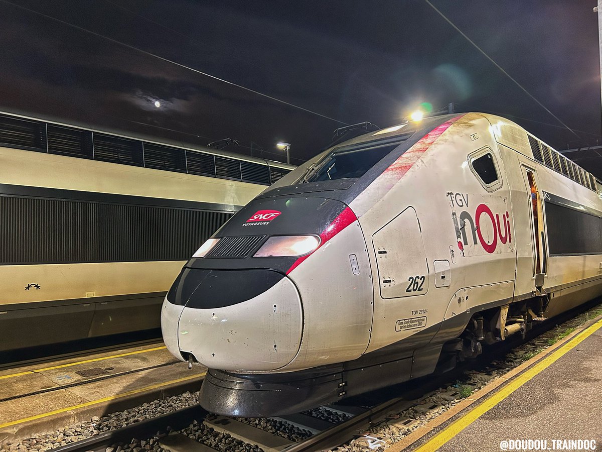 Doudou_TrainDoc's tweet image. Le feu d’artifice Parisien gronde au loin 🎆💥 et pendant ce temps qu’importe les éléments ou les événements on s’occupe de vos TGV 😌🚄🇫🇷.

Ici 👇🏼 la 1ere Duplex ERTMS sortie de @TI_Bischheim en 2020 😨🚄✨ !

C’était la reprise de nuit 🌙 ! Au dodo et à ce soir pour la 2e 😴