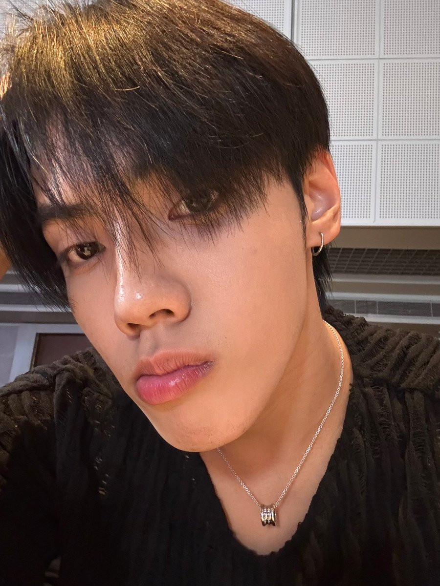 PEEMWASU_'s tweet image. พี่ปีหนึ่งมาเรียนแล้วครับ 
#PEEMWASU