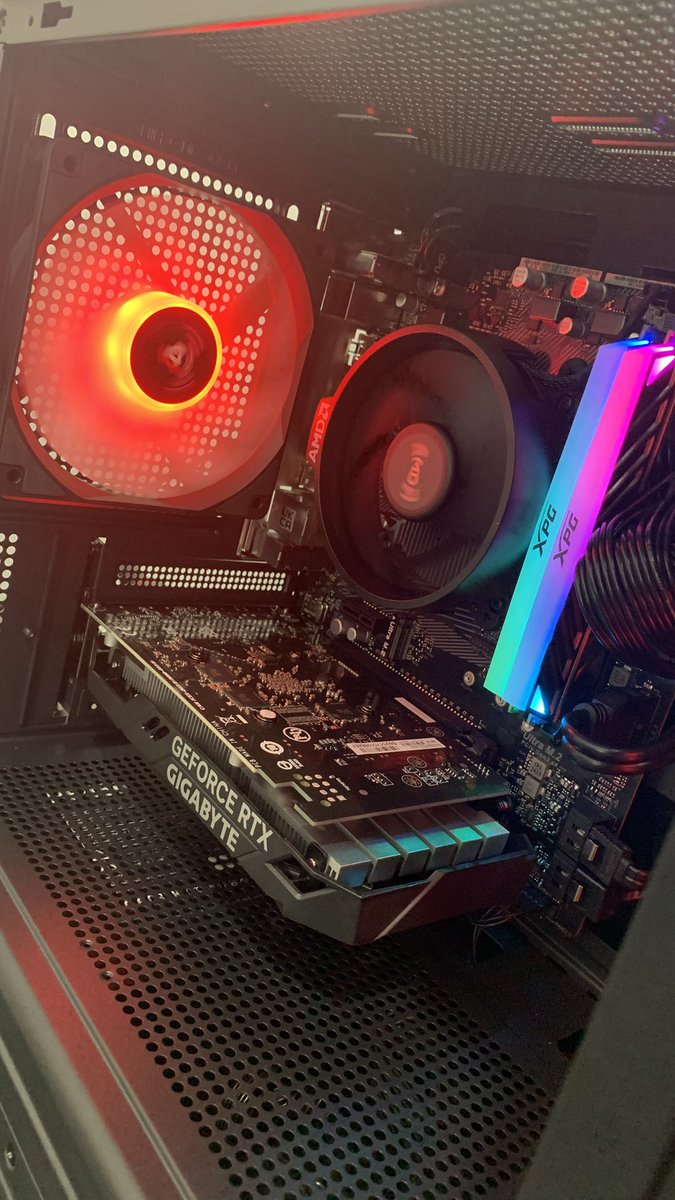 DARI TROUBLESHOOT PC, TERUS UPGRADE! 🚀🚀🚀

Client walk in, katanya ada issue dengan microphone jack. Tak sempat nak troubleshoot, client minta upgrade terus PC dia jadi gaming PC. Jadi, kita bagi apa yang perlu je, storage guna balik yang ada.