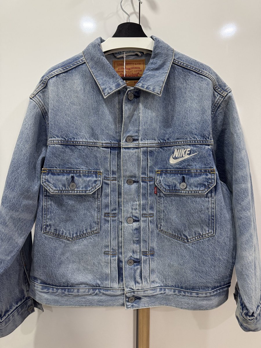 HaLpOn1's tweet photo. jacketも

M sizeでちょうど良かったな

#Levis 
#nike
#リーバイス
#ナイキ https://t.co/XTHk35vG6y