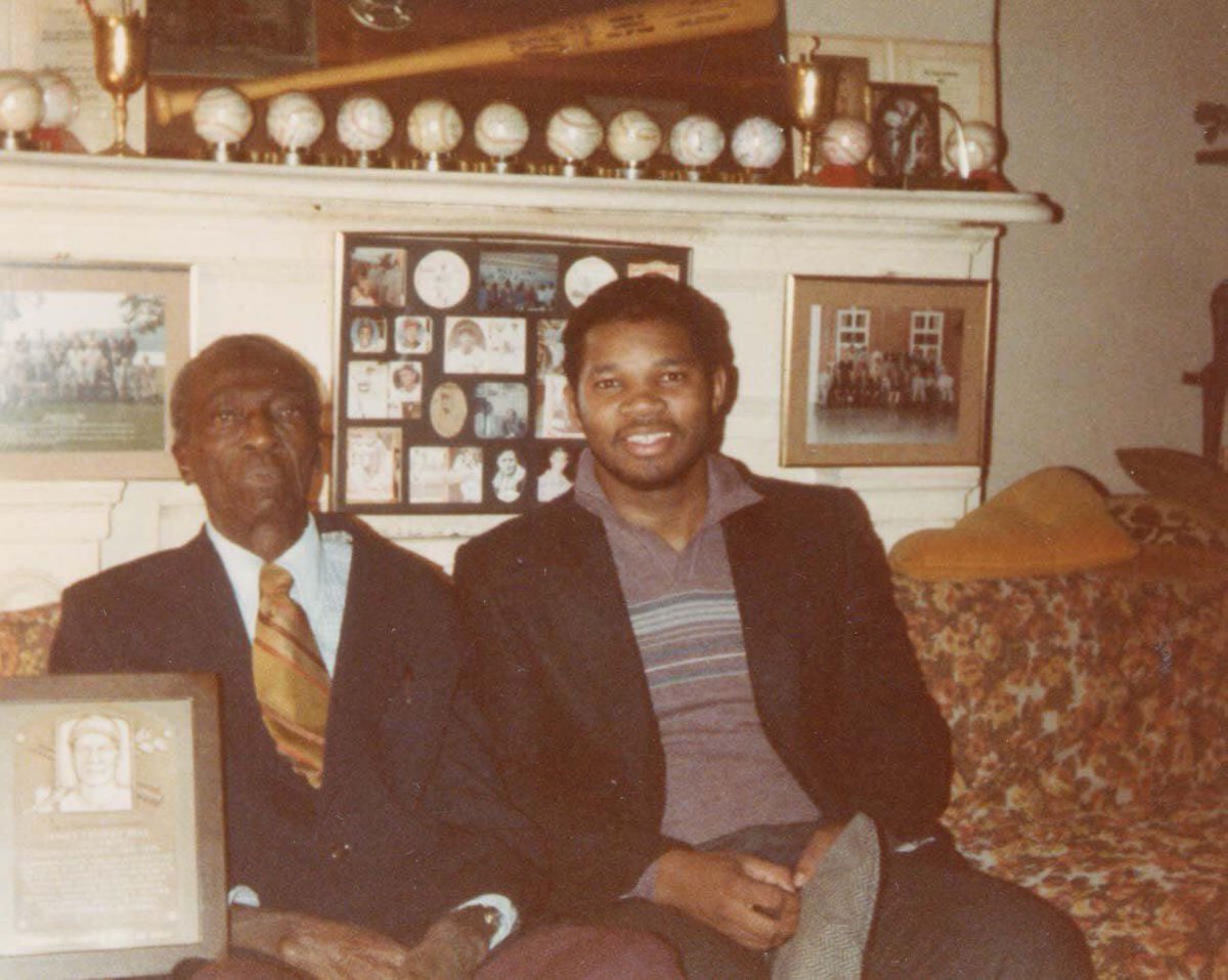 My interviews with “Cool Papa” Bell about his family. Phil S. Dixon is having a live conversation. Be sure to like, share and follow in YouTube. youtube.com/live/Cu4LQ0umz… via <a href="/YouTube/">YouTube</a>