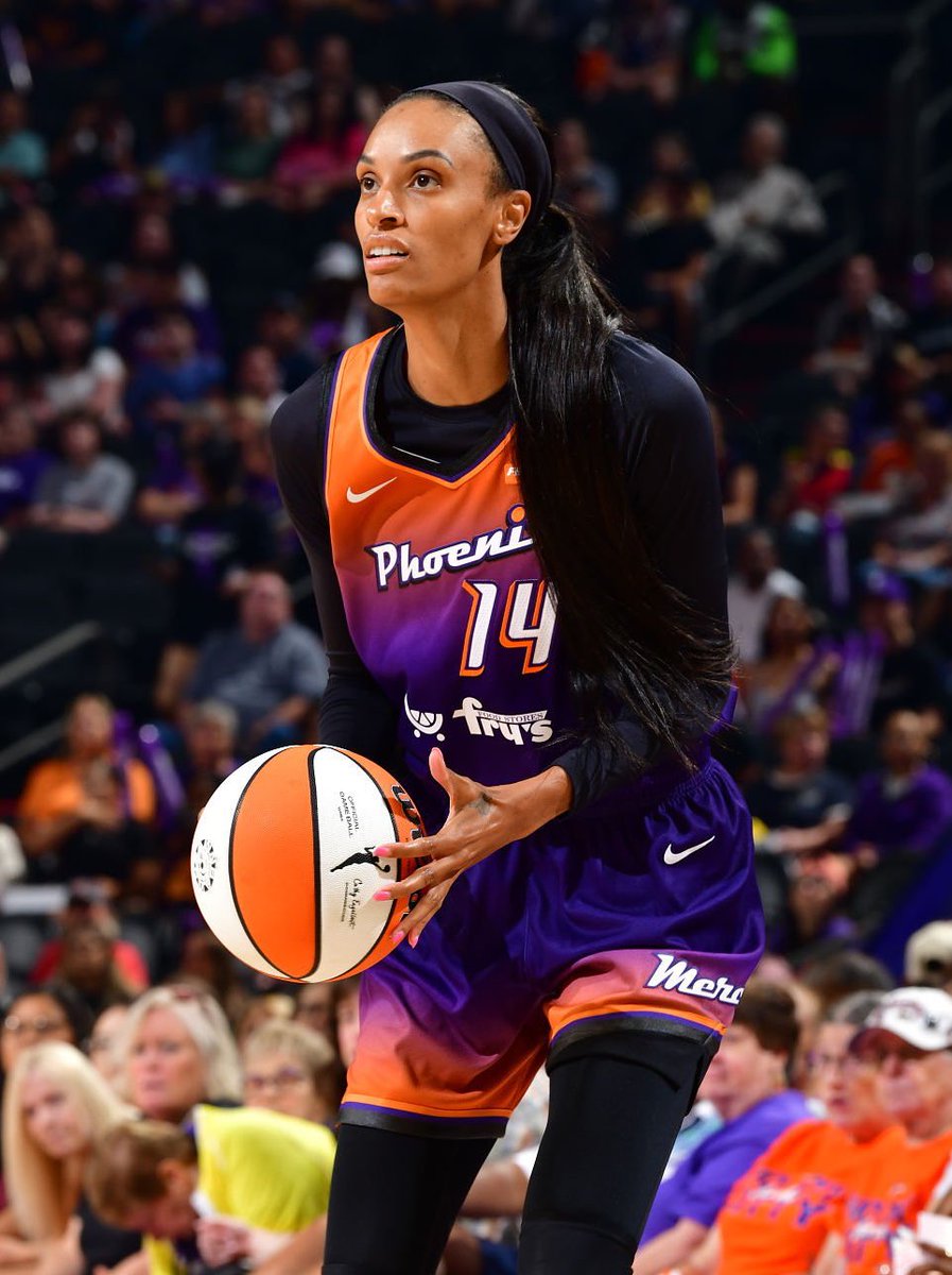DeWanna Bonner off the bench vs Golden State:

22 PTS
11 RBS
2 AST
7-8 FG
3-4 3P
5-8 FT
28 MIN

Phoenix wins, 78-77! 🏜️✨