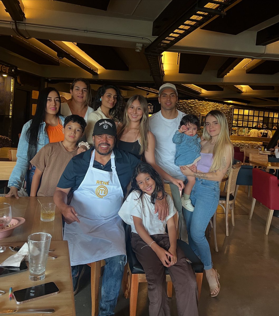 Gracias a todos por sus mensajes , y no estén tristes por mi. ya me encuentro cocinándole a doña Magnolia , a mis hijos y nietos…  y es ahí donde quiero estar 💚 
los amo mucho Colombia ! 😃 #MasterChefCelebrityColombia