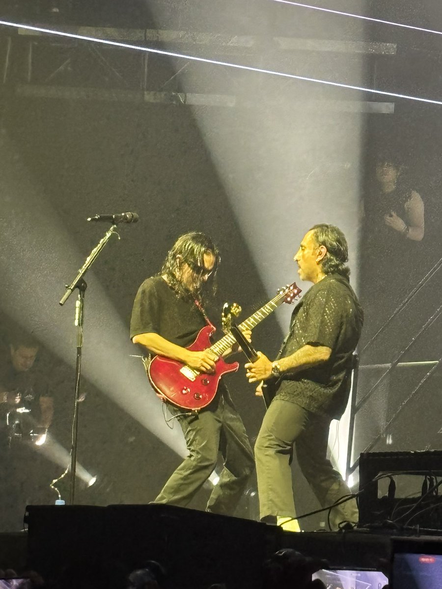 *= DėêŃī =* tweet media