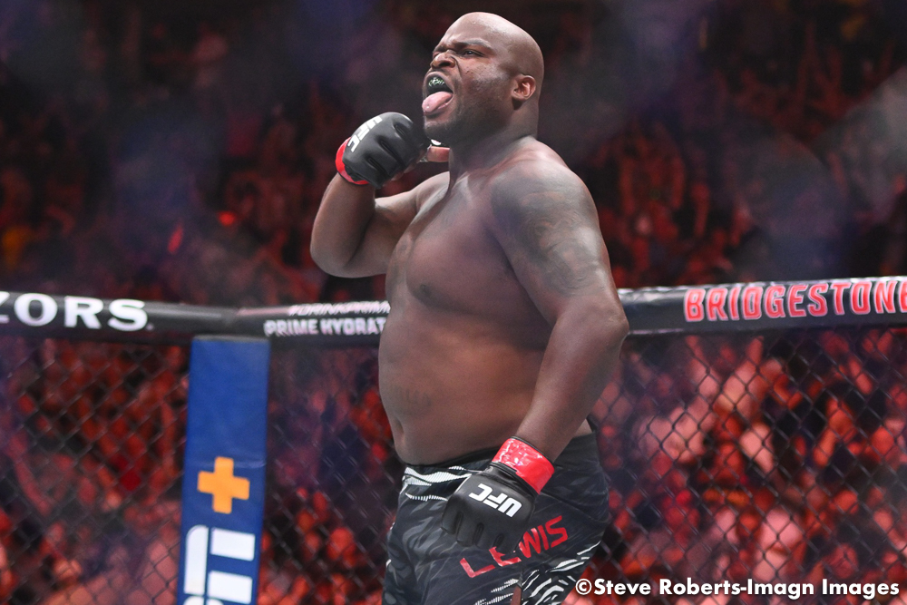 JohnMorgan_MMA's tweet image. No movement for Derrick Lewis (@Thebeast_ufc) following his win at #UFCNashville.
"The Black Beast" stays firm at No. 9.
The man he beat, Tallison Teixeira, drops one spot to No. 14.