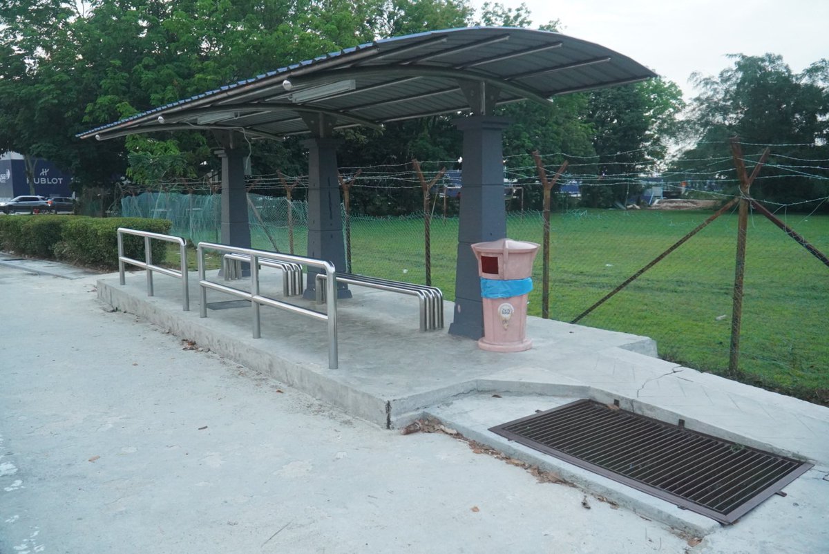 Siapa yang pernah melihat posting saya berkenaan Jalan Datin Halimah (J3) di bawah 👇

facebook.com/share/p/16akNo…

Selepas genap sebulan, pagi ini saya bersama kawan-kawan melakukan briskwalk sekali lagi meninjau semula jalan ini bagi melihat penambahbaikan yang dibuat oleh pihak