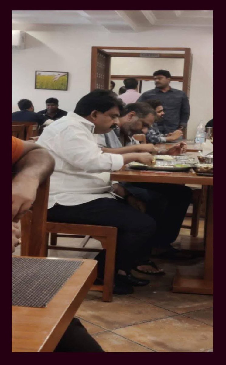 గొట్టిపాటి రవి గారు వారి కుటుంబం గురించి అందరికీ తెలియాలి. వారి కుటుంబం టీడీపీ కుటుంబం ..వారి కుటుంబానికి కరణం బలరాం కుటుంబానికి వ్యక్తిగత మైన గొడవలు కారణం గా తమ సొంత అన్న ప్రాణం కూడా పోయింది. అలానే వివిధ కారణాలు వల్ల రెండు కుటుంబాలు ఎప్పడు కూడా వివిధ పార్టీ లలో ఉంటాయి. ఏనాడూ