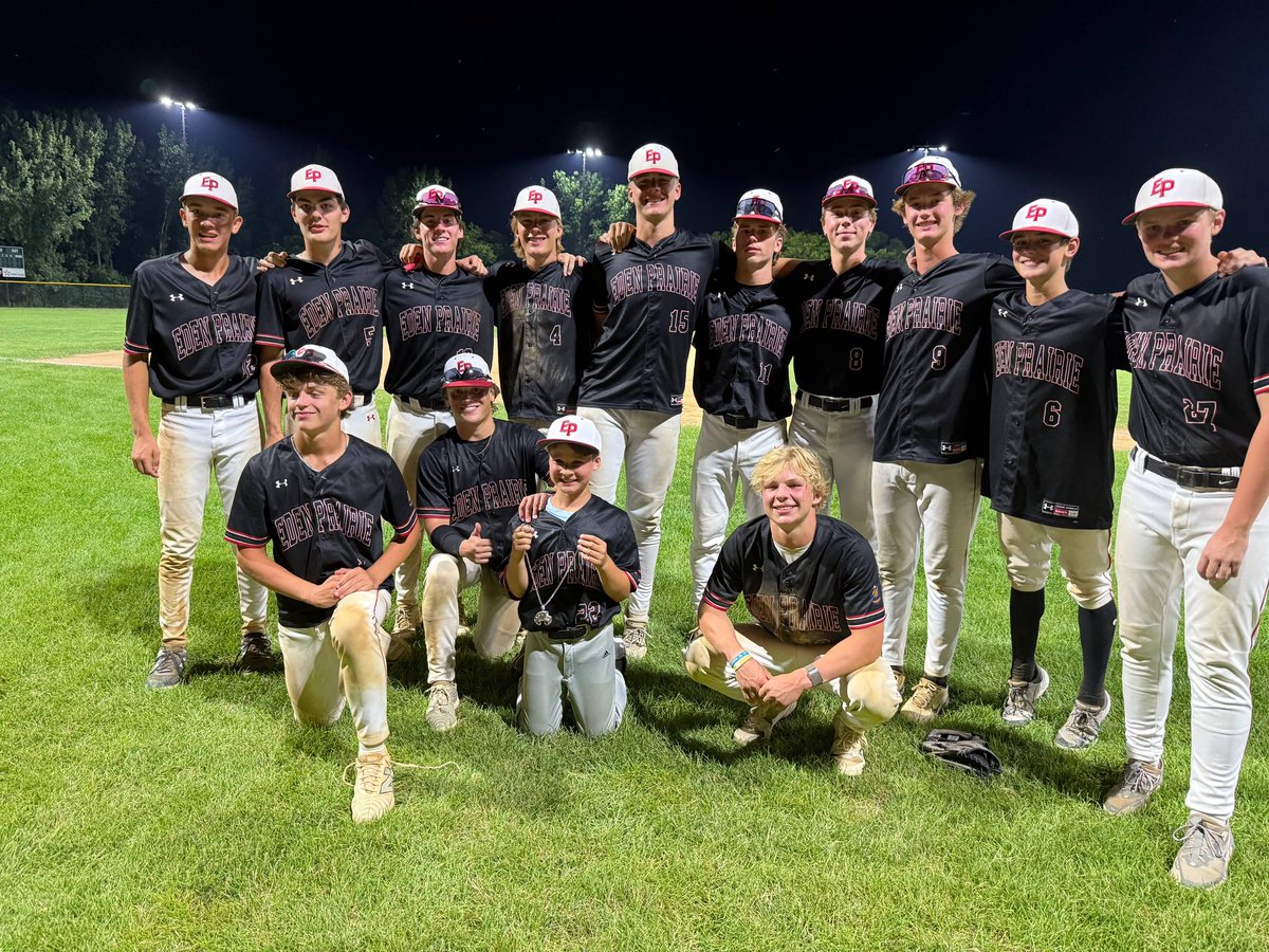 EP_JrLegion's tweet image. EAGLES WIN 2 games today against TriCity Red. G1 (Final: 9-5) G2 (Final: 12-1) ‼️Gage Elliott with 3 hits on the day and some solid D at short. 🚌⛓️
S/O to our bat boy today. Connor was locked in 🔒!