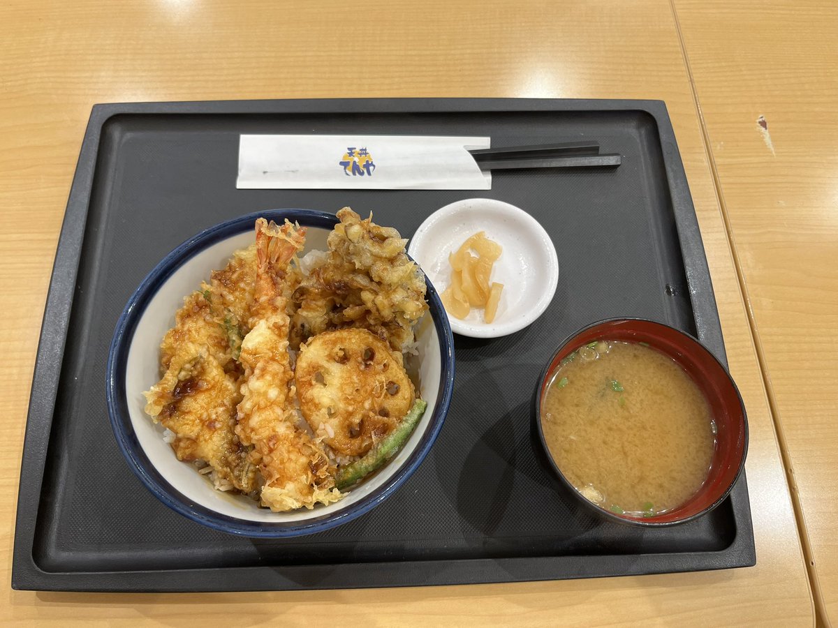 イオン大日店到着🚗
ここは関西第一位だけあって、人多い！
とりあえず、オールスター丼頂きます😋