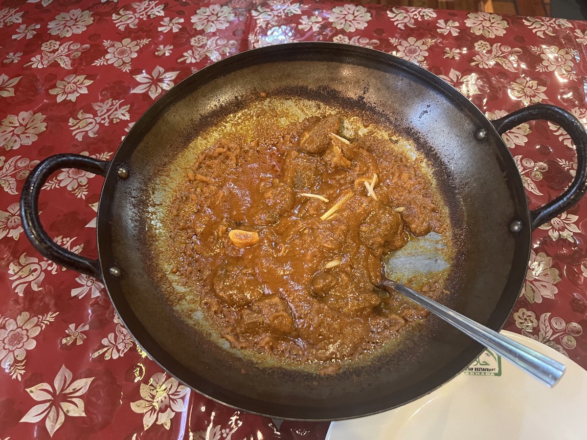 池袋のパキスタン料理マルハバさんのマトンカラヒ！うまい、、🤤サムシンの日曜セッション行ってたころ良く食べてましたが久々でした。ここはブレインマサラが名物ですが実は未だいけてません😱脳みそはちょっと怖いですね　＃池袋　＃マルハバ