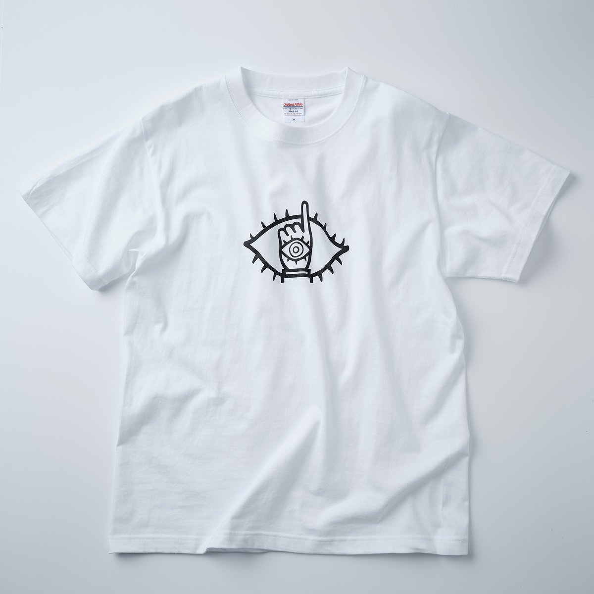 theodora_merch's tweet photo. #浦沢直樹 作品の中でも印象深い #20世紀少年 に登場するともだち のマークをデザインしたTシャツのご紹介です。
こちらは、S・M・L・XL・XXLサイズのご用意です。
#旧尾崎テオドラ邸 での店頭販売の他に、7月19日10時よりオンラインショップでも受注販売致します。
是非、ご利用ください。 https://t.co/HqD9EwqTGF