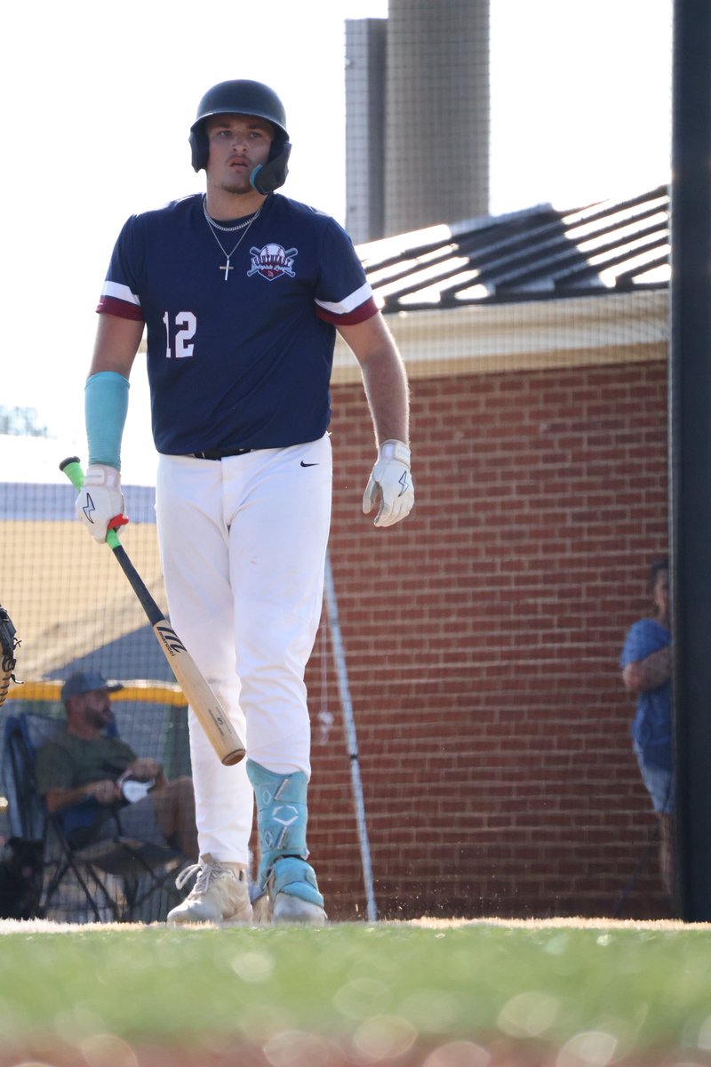 Tyler Holder tweet media