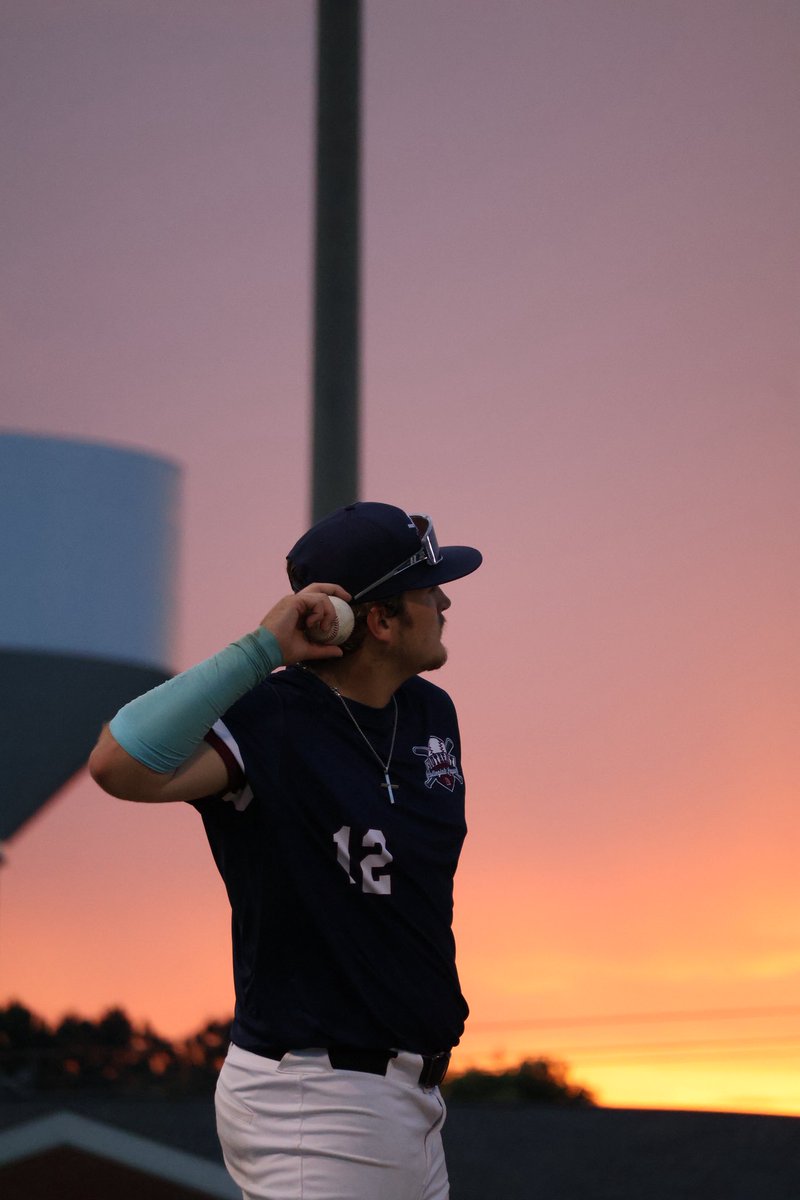 Tyler Holder tweet media