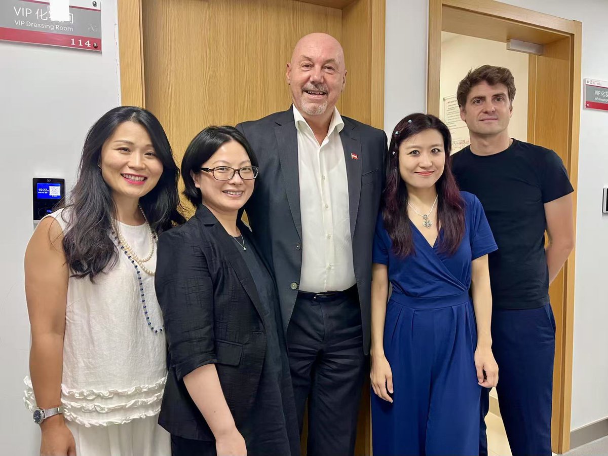 Helmut Rako tweet media