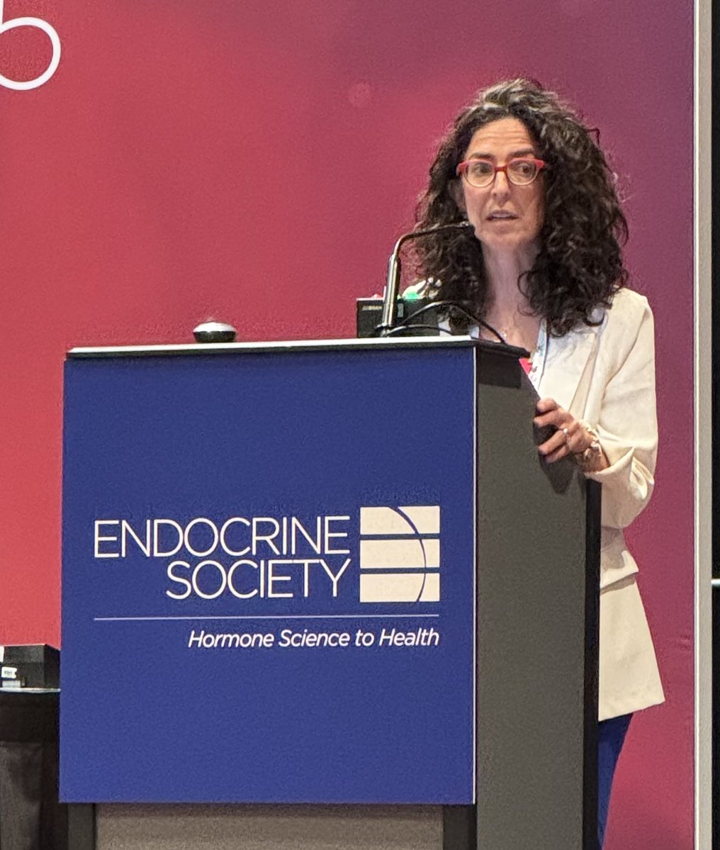 JoyYWu's tweet image. A fantastic Meet the Professor by @StanfordEndo faculty Danit Ariel #ENDO2025 👍🏻