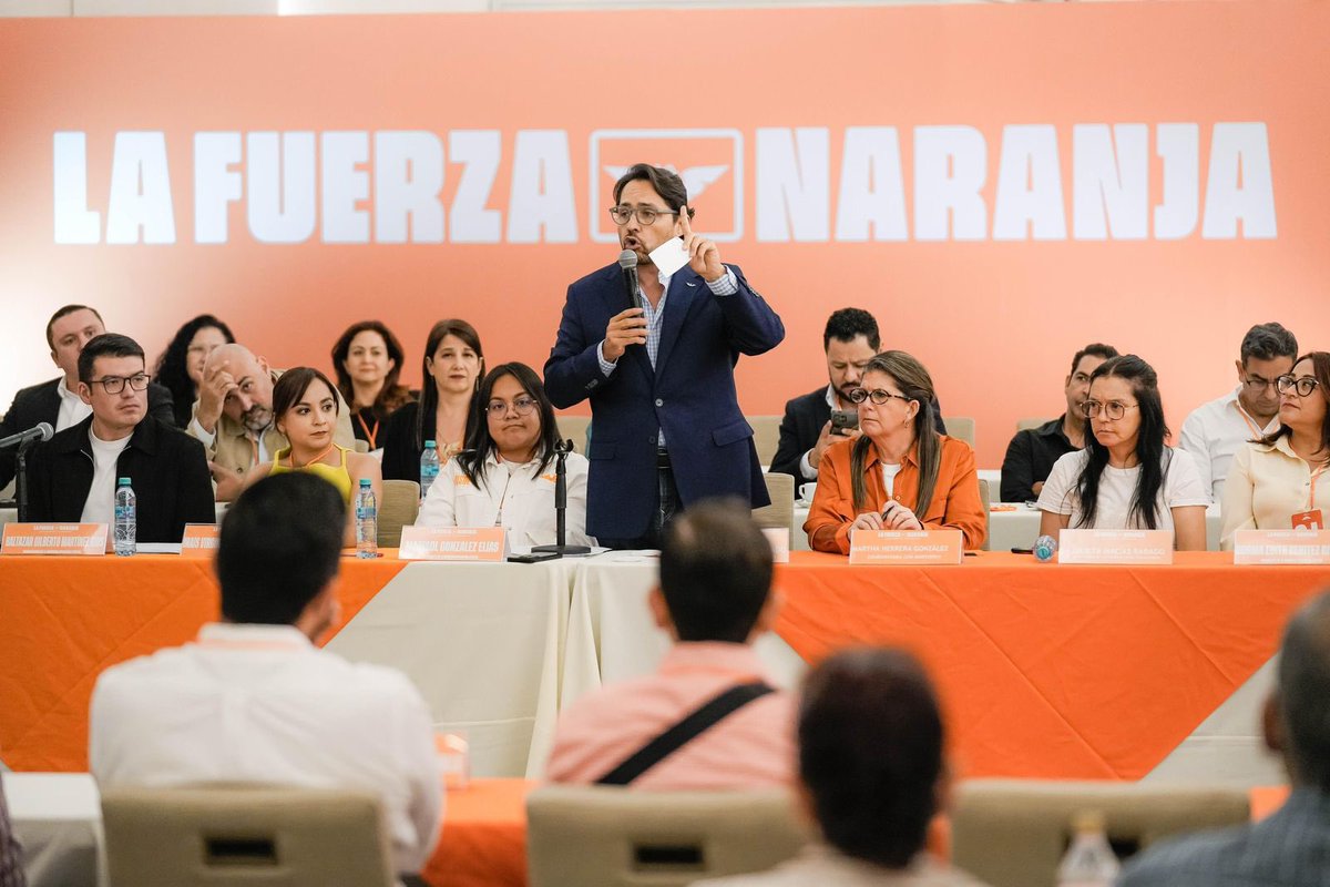 Agustin_TorresD's tweet image. La Fuerza Naranja en Nuevo León no se detiene 🍊

Hoy, lo pudimos constatar en la coordinadora y el consejo estatal, el gran equipo regio como siempre demuestra su compromiso con este movimiento y con los ciudadanos. 

Me voy de este gran estado confirmando el excelente trabajo…