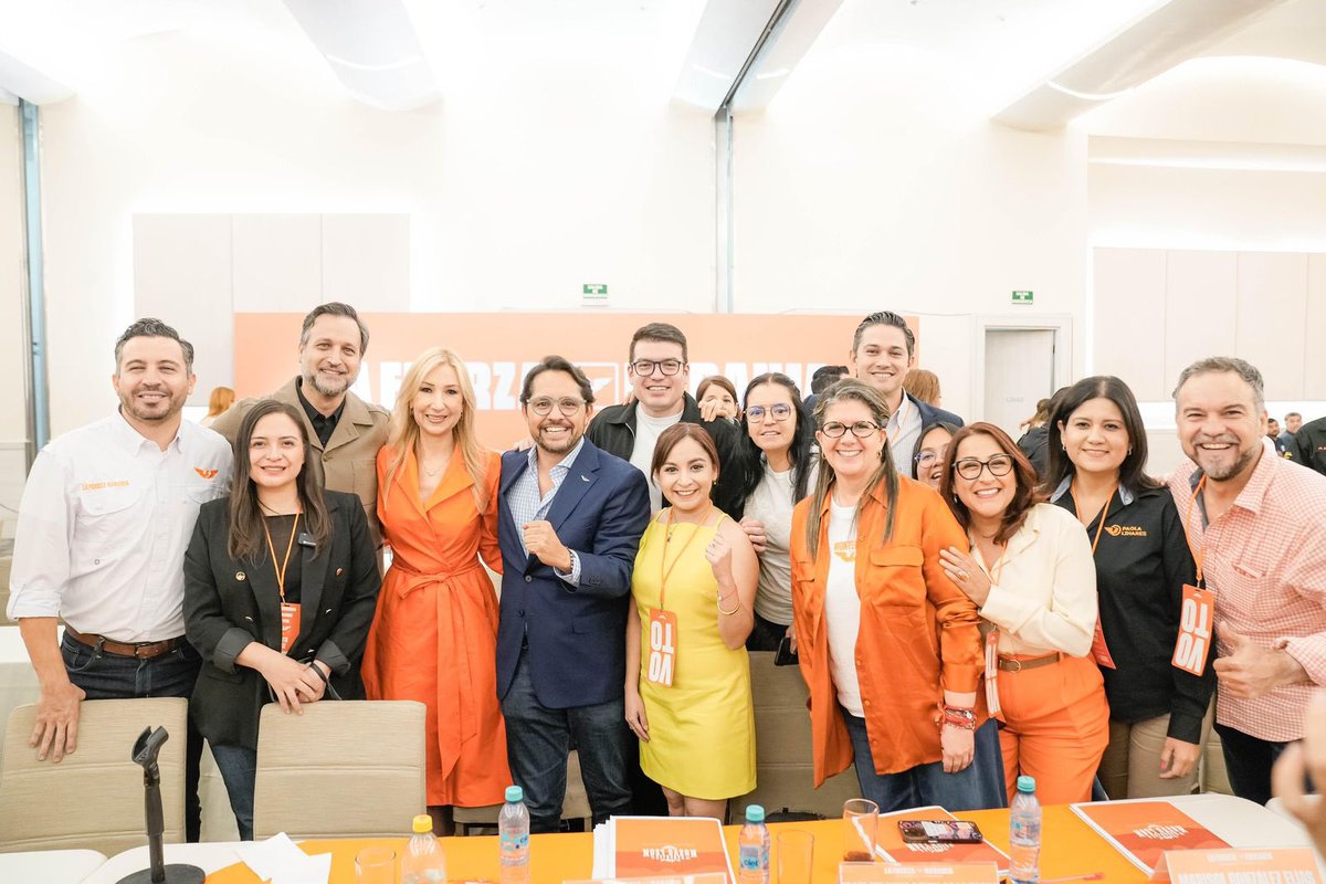 Agustin_TorresD's tweet image. La Fuerza Naranja en Nuevo León no se detiene 🍊

Hoy, lo pudimos constatar en la coordinadora y el consejo estatal, el gran equipo regio como siempre demuestra su compromiso con este movimiento y con los ciudadanos. 

Me voy de este gran estado confirmando el excelente trabajo…