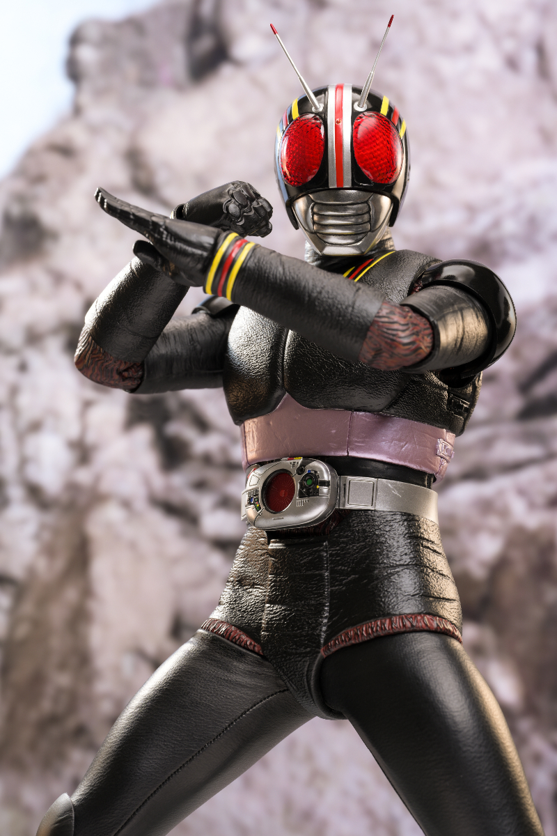 KamenRider_EN's tweet image. Hot Toys has officially revealed their stunning 1/6th scale collectibles from Kamen Rider Black—featuring Kamen Rider Black, Shadow Moon, and the iconic Battle Hopper✨
These figures perfectly capture the classic look and feel of the beloved characters and Rider Machine. Both…