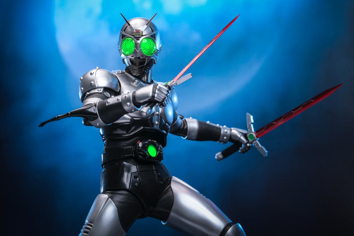 KamenRider_EN's tweet image. Hot Toys has officially revealed their stunning 1/6th scale collectibles from Kamen Rider Black—featuring Kamen Rider Black, Shadow Moon, and the iconic Battle Hopper✨
These figures perfectly capture the classic look and feel of the beloved characters and Rider Machine. Both…