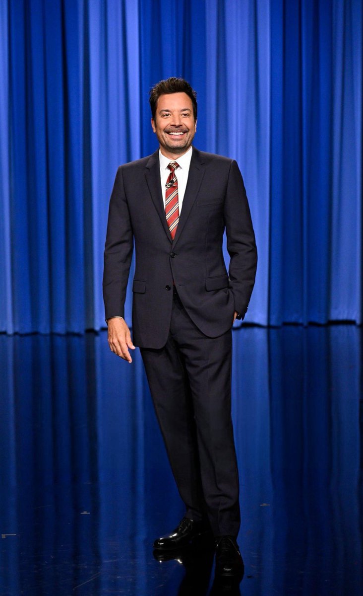 FallonAtHome's tweet photo. Jimmyβs Beard is Back! π₯
#jimmyfallon #fuzzyfallon https://t.co/IyzJzrONXw