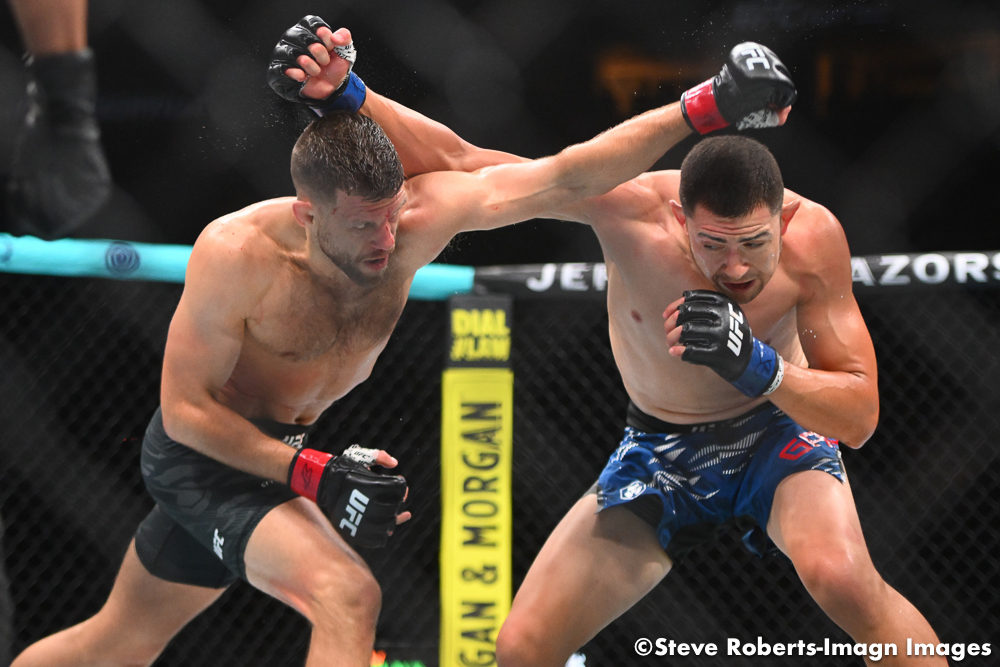 JohnMorgan_MMA's tweet image. Welcome to the Top 15, Steve Garcia (@MeanMachine505).
Following his #UFCNashville win over Calvin Kattar, Garcia debuts on the featherweight list at No. 11. Kattar drops to No. 15.
Additionally, with Max Holloway removed from list, Bryce Mitchell returns in a tie at No. 15.