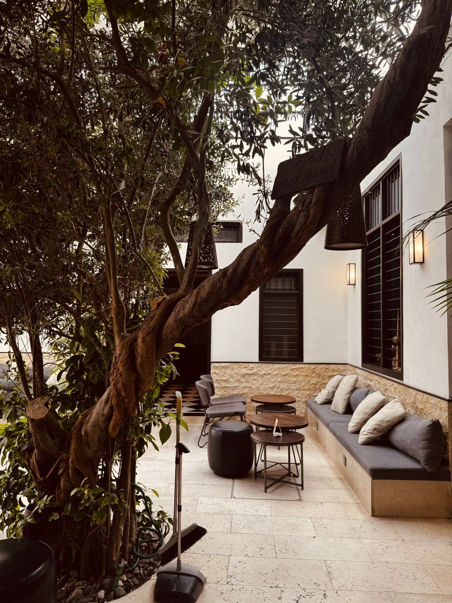 FatmaAlObaid's tweet image. مزاج الصبح اليوم.
#السيدة_فيروز 

youtu.be/Yp1Dh8_KwyU?si…