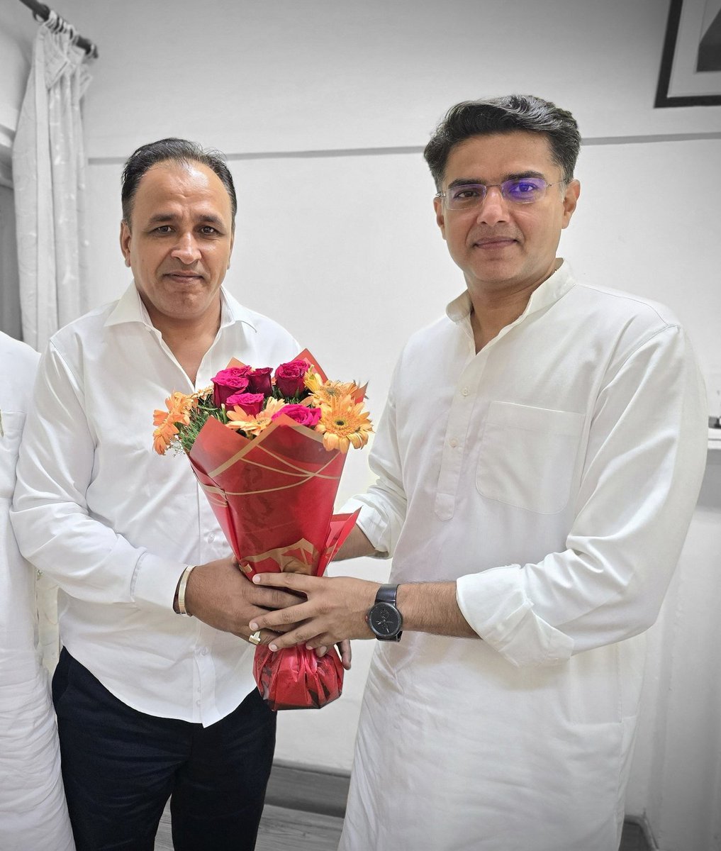 बाड़मेर-जैसलमेर सांसद श्री उम्मेदाराम बेनीवाल जी को जन्मदिन की हार्दिक बधाई एवं मंगलमय शुभकामनाएँ। 
 <a href="/UmmedaRamBaytu/">Ummeda Ram Beniwal</a> <a href="/SachinPilot/">Sachin Pilot</a>