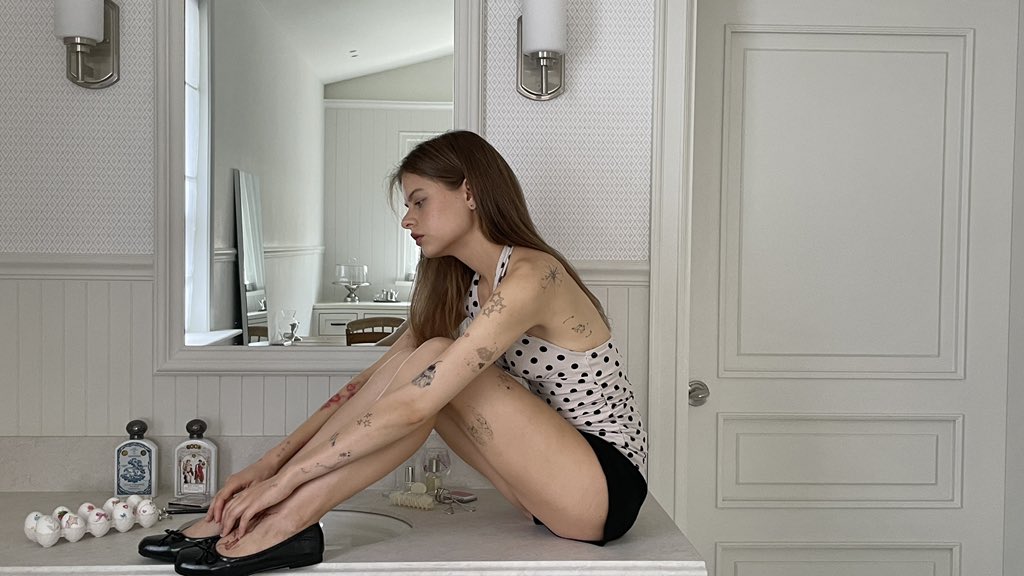 imlazystudios's tweet image. 레이지스튜디오의 “Summer Endless” 컬렉션이 발매되었습니다.

총 81종의 다양한 도안들로 구성된 이번 컬렉션을 지금 바로 레이지스튜디오 홈페이지에서 확인해보세요

💳신규 회원에게는 10% 할인 혜택이 제공됩니다
🌐lazystudios.co.kr

#타투스티커 #tattoosticker #temporarytattoo