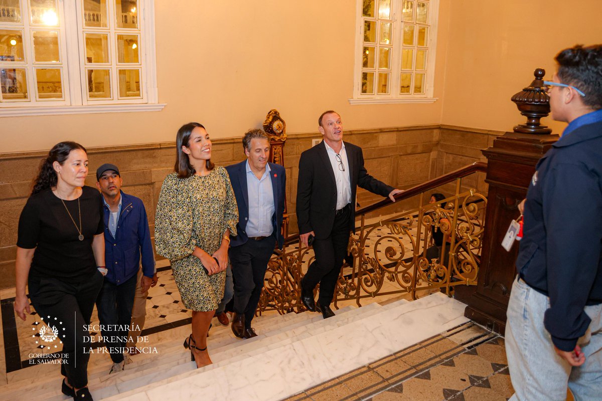 Secretaría de Prensa de la Presidencia (@secprensasv) on Twitter photo #CentroHistórico | Gobierno del Presidente Nayib Bukele reafirma compromisos de inversión y de desarrollo para el impulso del turismo en el Centro Histórico
El Gobierno del Presidente <a href="/nayibbukele/">Nayib Bukele</a> mantiene una apuesta por la dinamización del país, colocando en el centro de sus #CentroHistórico | Gobierno del Presidente Nayib Bukele reafirma compromisos de inversión y de desarrollo para el impulso del turismo en el Centro Histórico
El Gobierno del Presidente <a href="/nayibbukele/">Nayib Bukele</a> mantiene una apuesta por la dinamización del país, colocando en el centro de sus