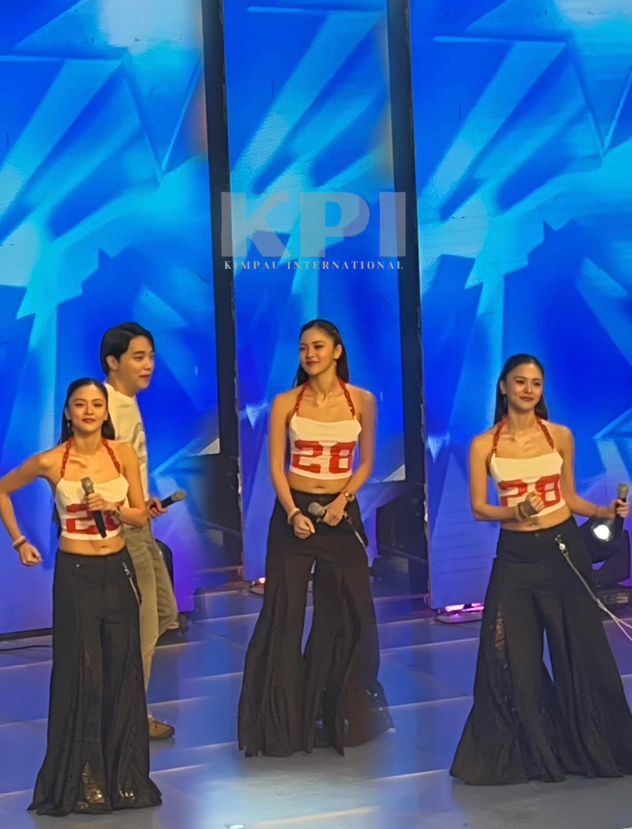 HaPpY ChiusDay!!!

Walang kapares ang presence ni Kim Chiu — fierce, fab, and flawless! 💫 #KimOnShowtime

#KimChiu #KimPau