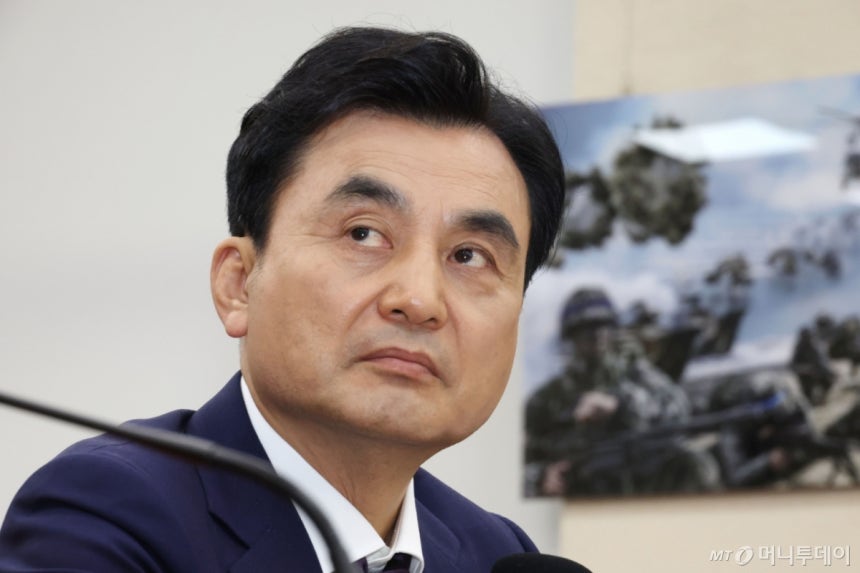 saber_k086's tweet image. Ahn Kyu-baek, Minister of Defense nominee: Our aim is to complete transfer of wartime operation control within this administration
Ahn also commented that Korean nuclear program to prepare for wartime OPCON transfer "will not be easy under current NPT system"