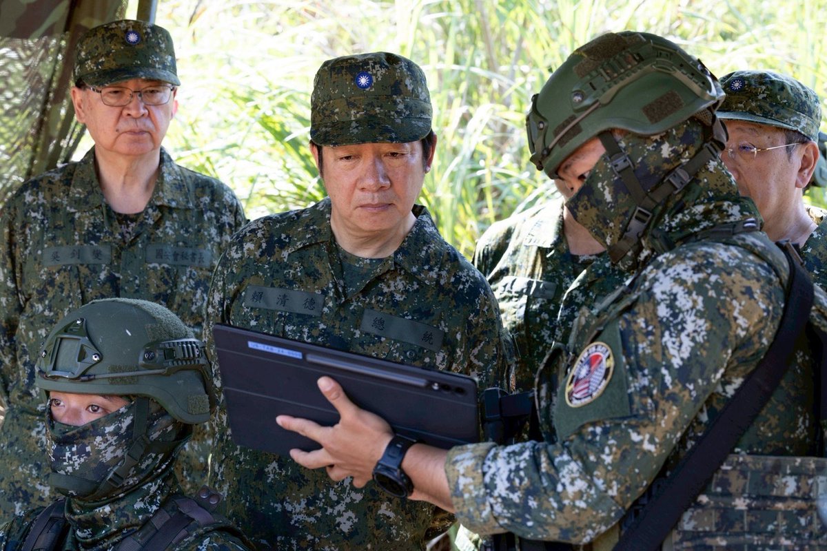 josephwutw's tweet image. Out with President @ChingteLai & @MoNDefense Minister Koo again for the #HanKuang41 exercise, simulating a #PRC invasion, which will be eliminated. We’re the Guardians of Democracy.
💪💪💪