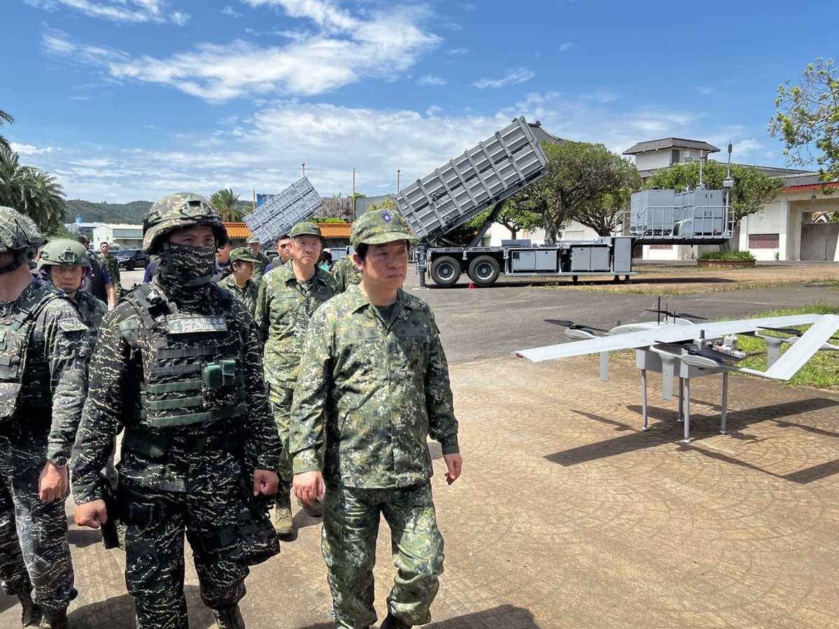 josephwutw's tweet image. Out with President @ChingteLai & @MoNDefense Minister Koo again for the #HanKuang41 exercise, simulating a #PRC invasion, which will be eliminated. We’re the Guardians of Democracy.
💪💪💪