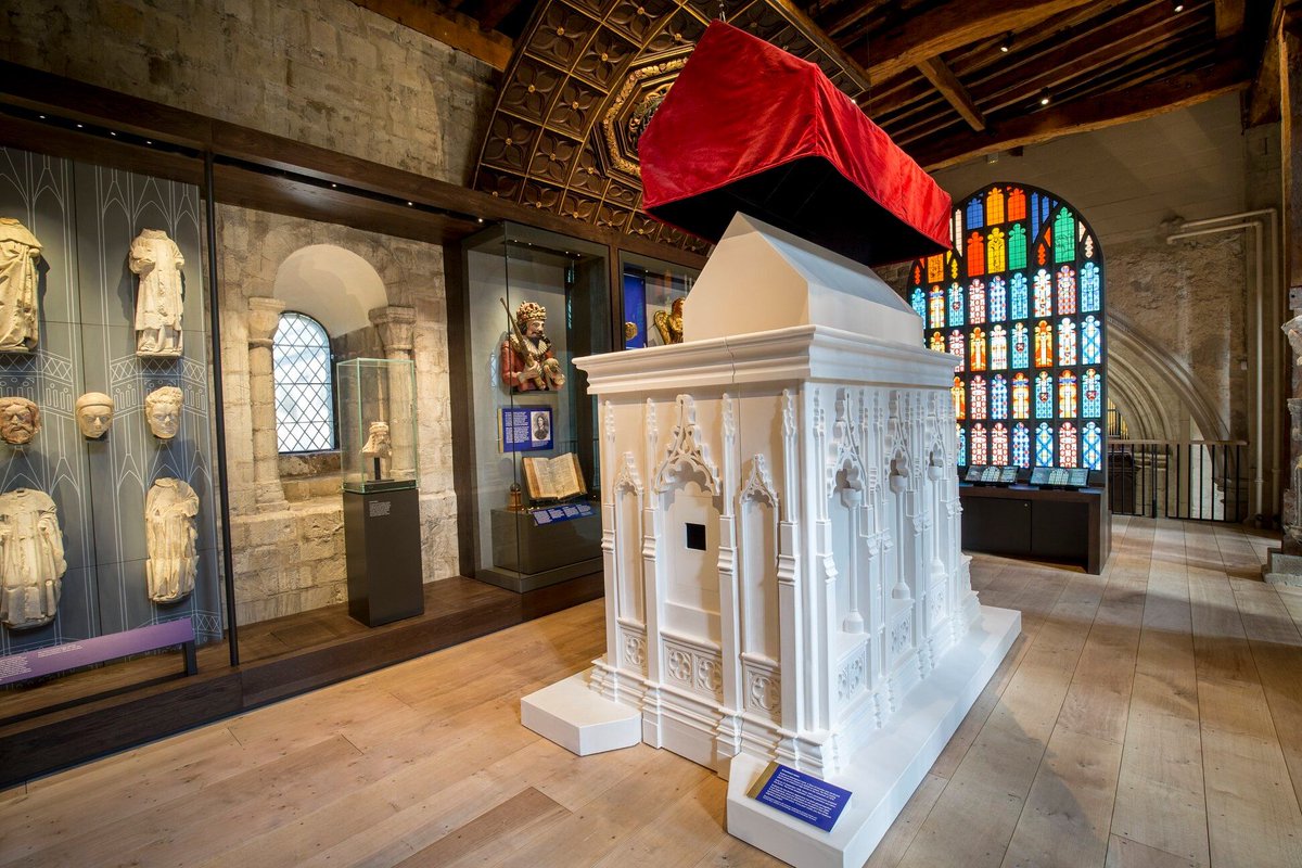 WinCathedral's tweet image. #StSwithunsDay
Did you know that St Swithun's Shrine was destroyed during the Reformation? You can imagine what it might have looked at when you visit the Kings and Scribes exhibition. Plan your visit: bit.ly/33ndbG5