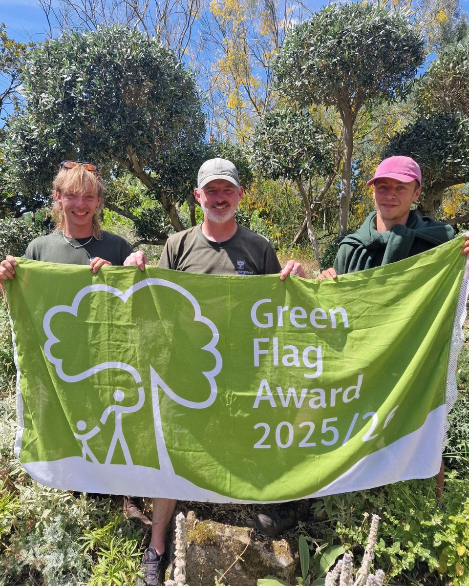 CityCorpHeath's tweet image. 🏆 Hampstead Heath has won a Green Flag Award! 🌳💚

We’re proud to be recognised as one of the UK’s best green spaces — thanks to our amazing team, volunteers &amp;amp; community! 👏

Come enjoy this iconic, award-winning space 🌿☀️

#HampsteadHeath #GreenFlagAward
