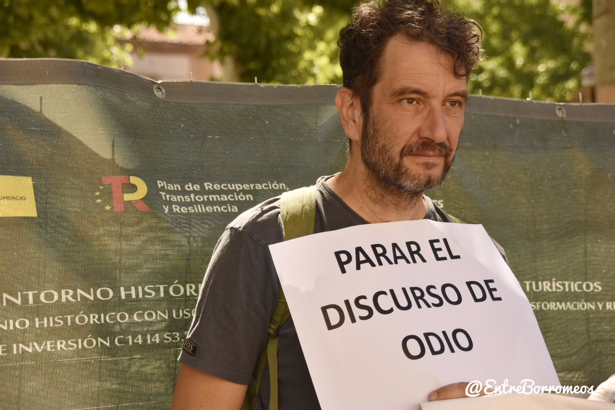 EntreBorromeos's tweet image. Nos sumamos a la solidaridad de la vecindad alcalaína con las personas migrantes
En el pleno del @AytoAlcalaH nos hacemos presente para mostrar nuestro rechazo a su odio
Acogida y Hospitalidad
#ContraSuOdioNuestraSolidaridad
#CierreAlOdio