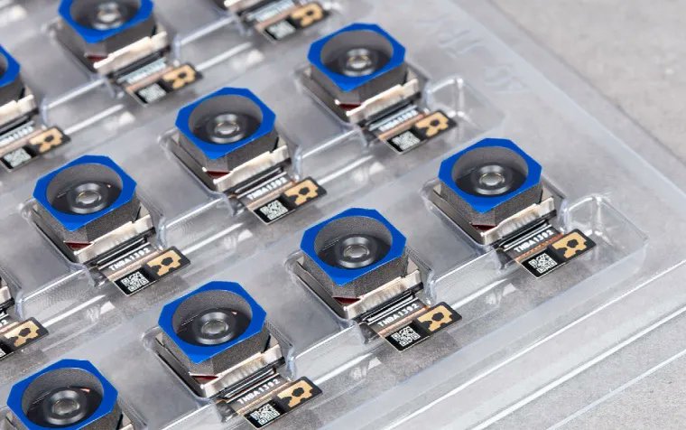 ElectronicsNews's tweet image. Raspberry Pi Camera Module 3 sensor ✴️📷

“Since its launch two-and-a-half years ago, our 12Mpixel autofocus #CameraModule3 has found a home in a wide range of industrial and embedded applications,” said  Mike Buffham of @Raspberry_Pi ... #RaspberryPi 👉 ow.ly/C5zN50WpKqX